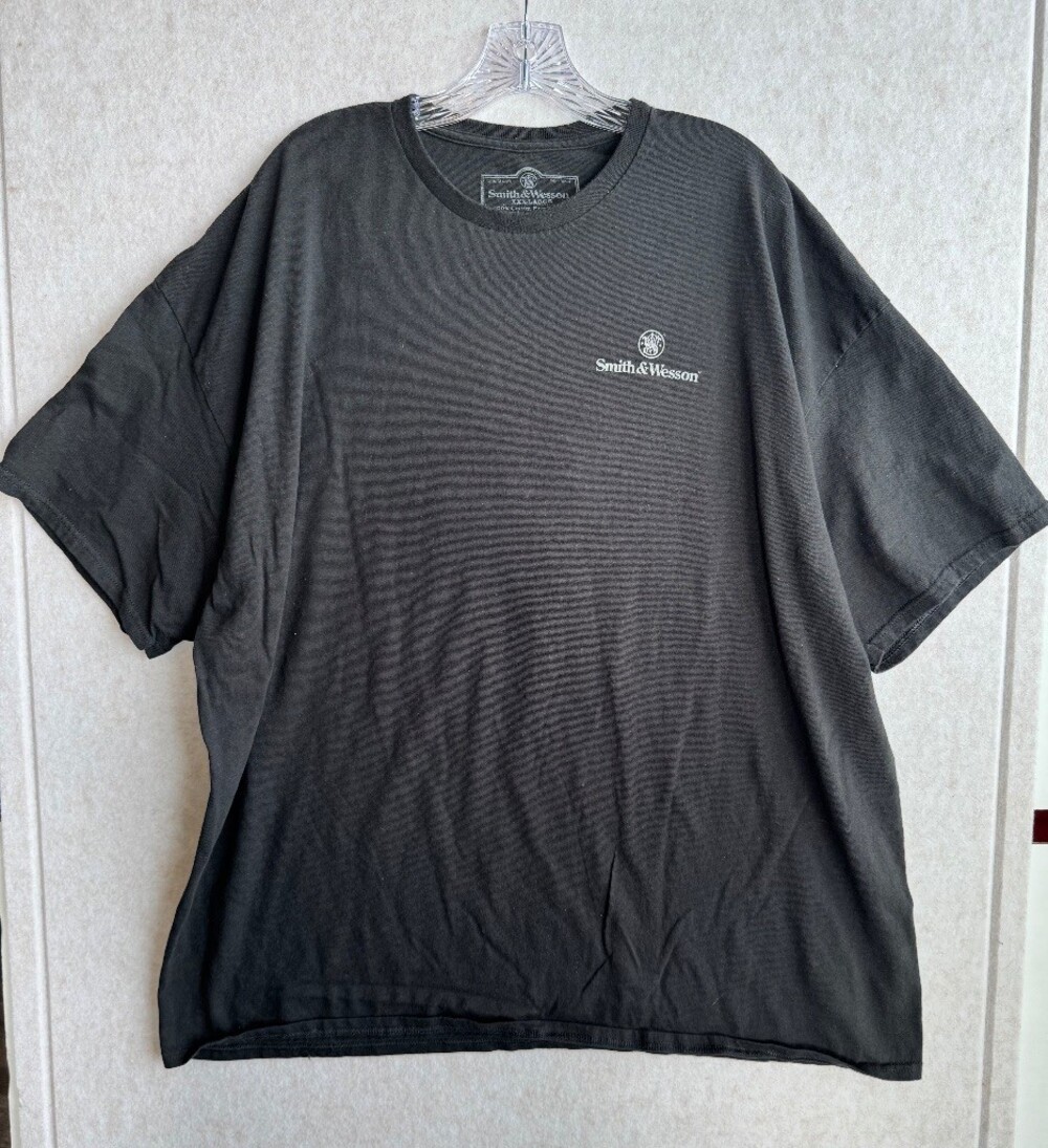 Smith & Wesson Mens 3XL T Shirt Protecting America Eagle Flag Black Graphic Tee